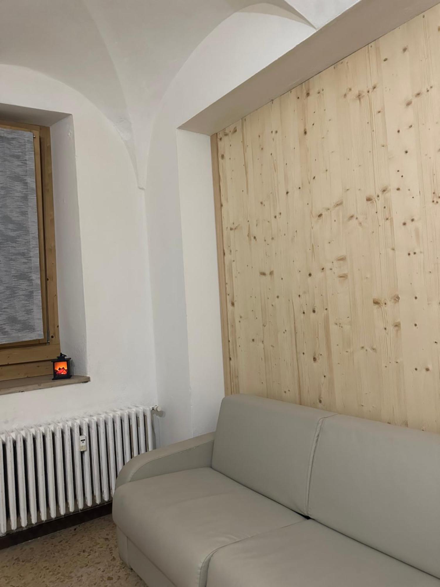 Flat In City Centre Tirano - 10 Minutes From Train Station Dış mekan fotoğraf